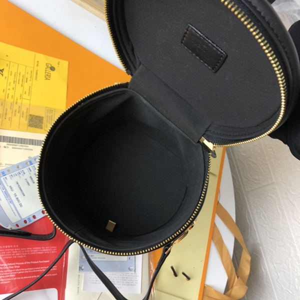 ルイヴィトンバッグ着用イメージ